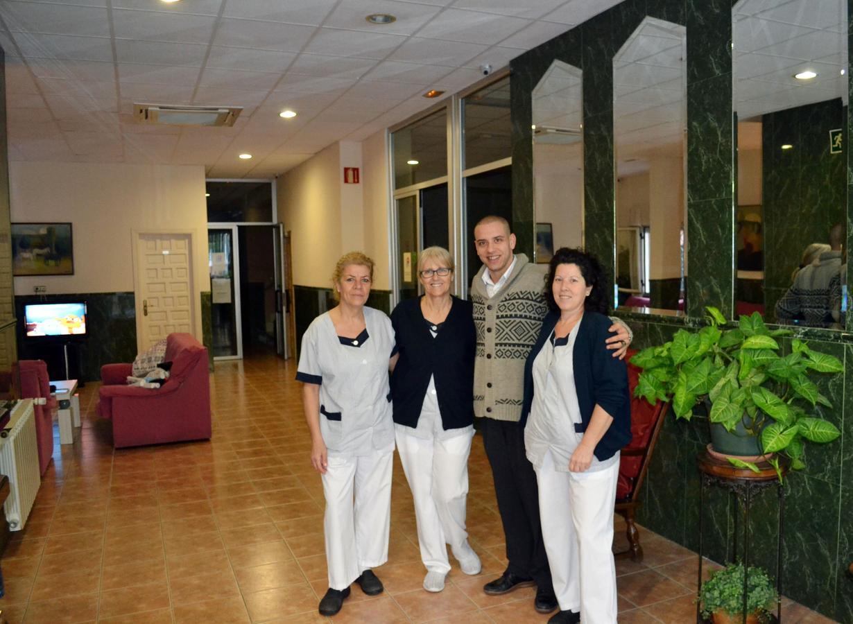 Hostal La Casa De Enfrente Малага Экстерьер фото